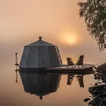Arctic & Igloos Herberg 3*