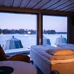 אורחן Arctic & Igloos ראנואה