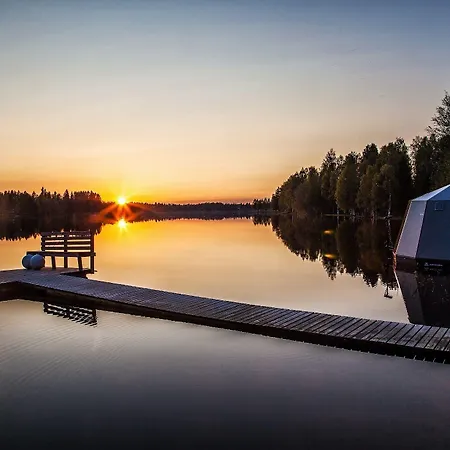 Arctic & Igloos אורחן 3*